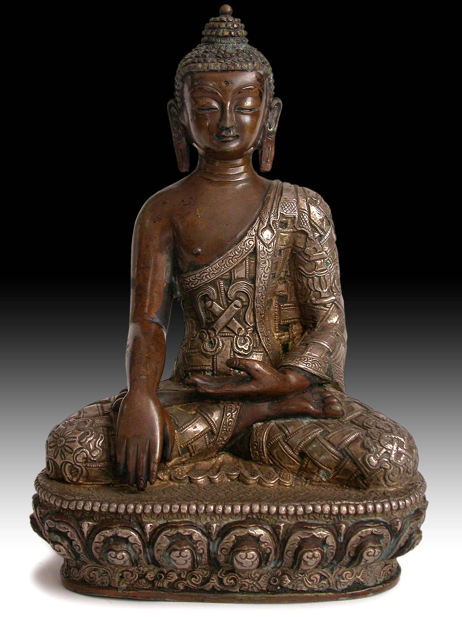 Akshobhya Buddha Rare 19th Century Tibetan Silver Repousse Copper Gilt Bronze Statue 阿閦如来